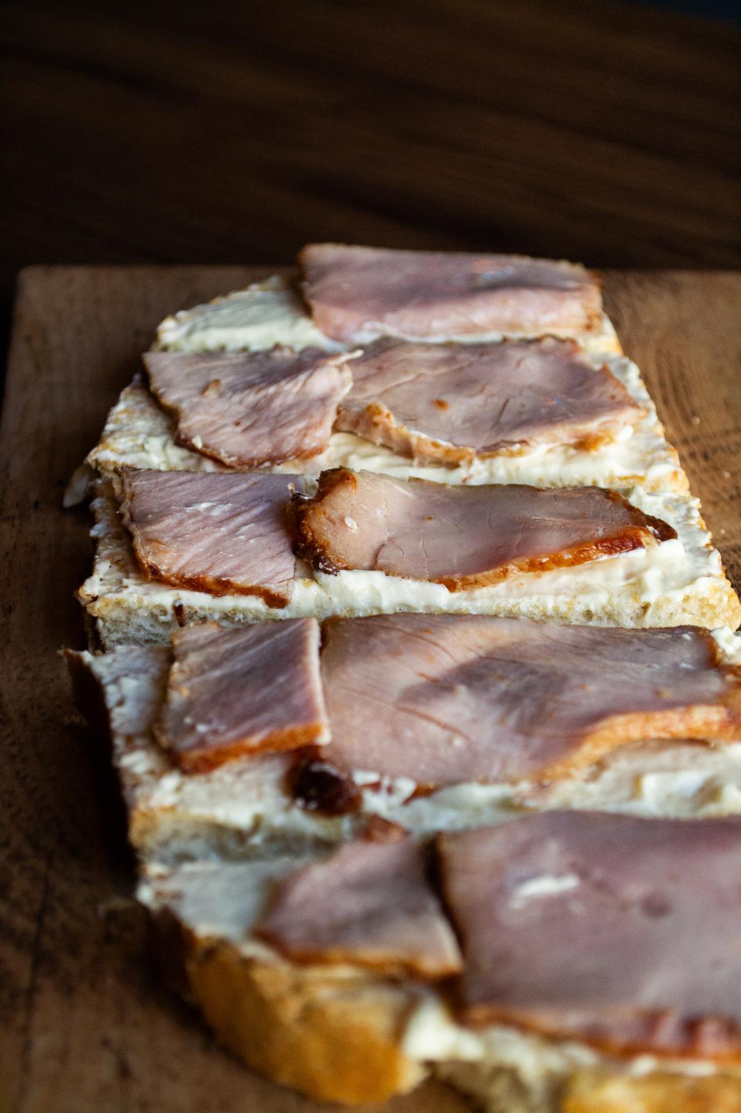 LOMO DE ORZA CON CAMEMBERT