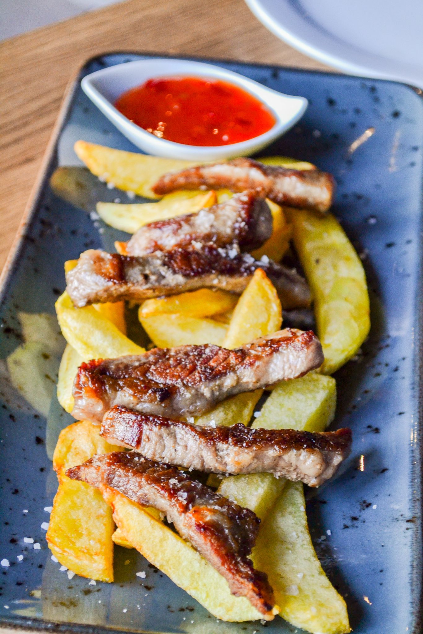 BASTONCITOS DE ABANICO IBÉRICO AL CHILI DULCE