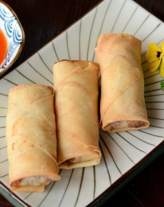 13A. ROLLITOS DE PATO LAQUEADO 2PZS