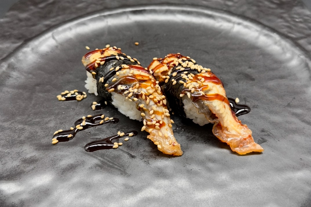 48 Nigiri anguila fume