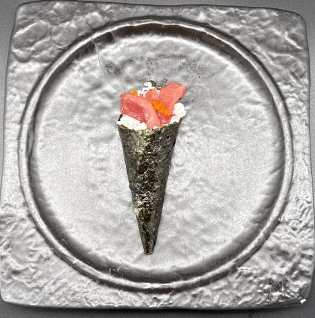 137 TEMAKI SPICY TUNA