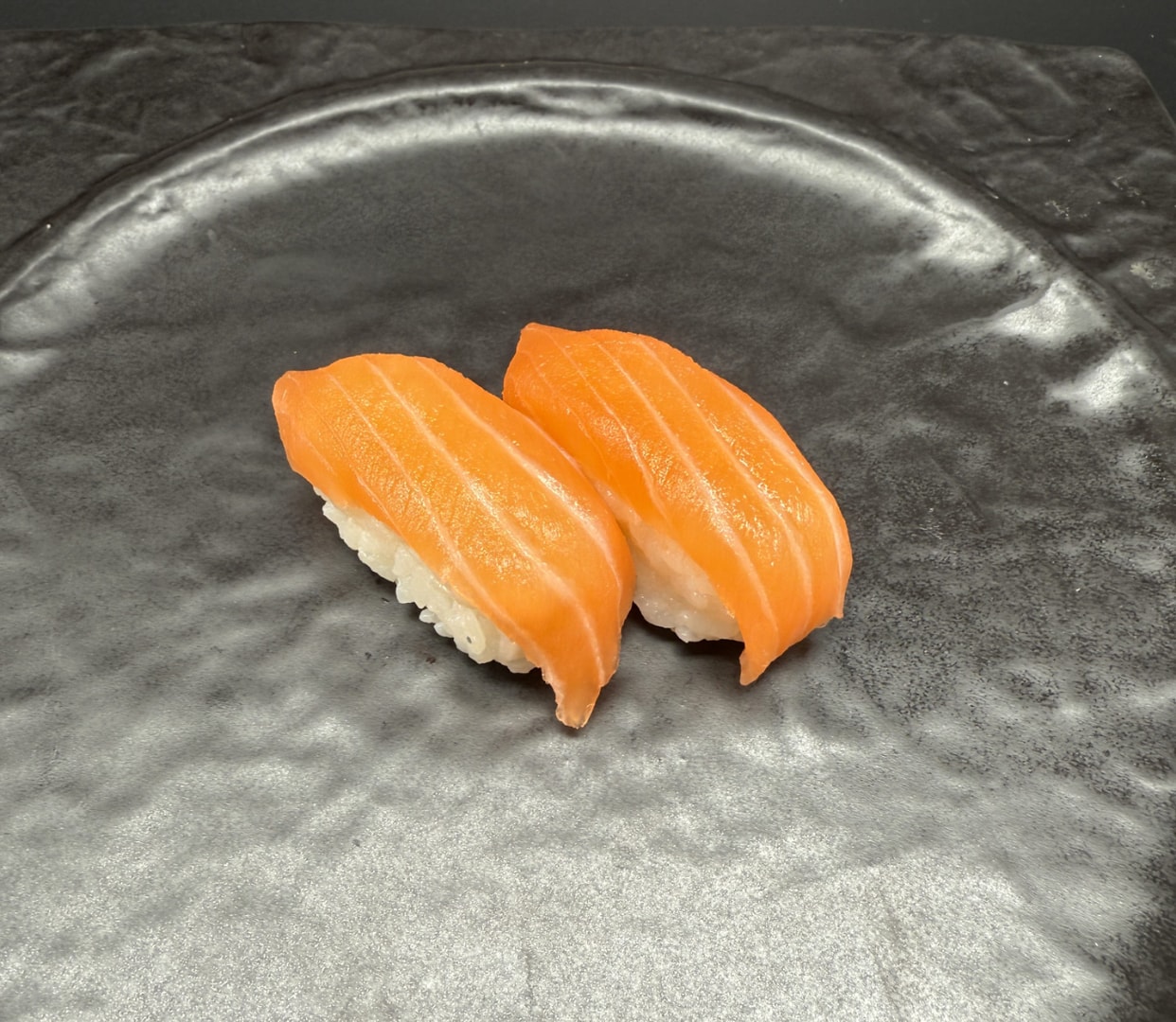 36 Nigiri salmon