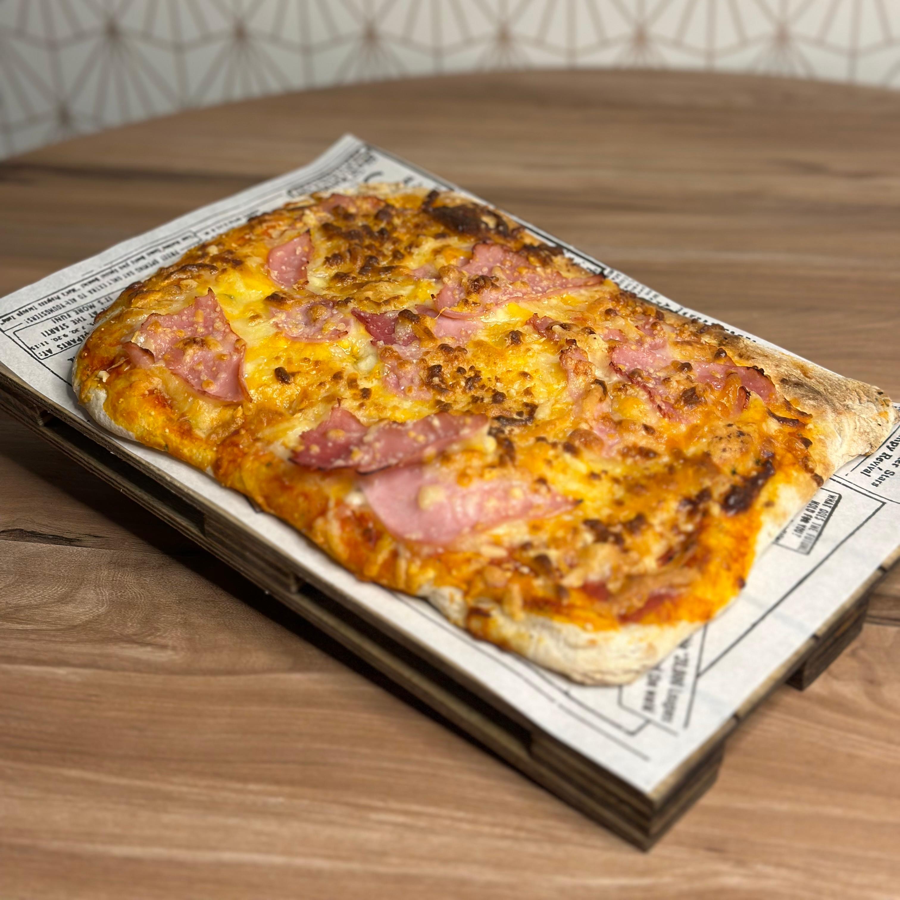 PIZZA JAMÓN Y QUESO