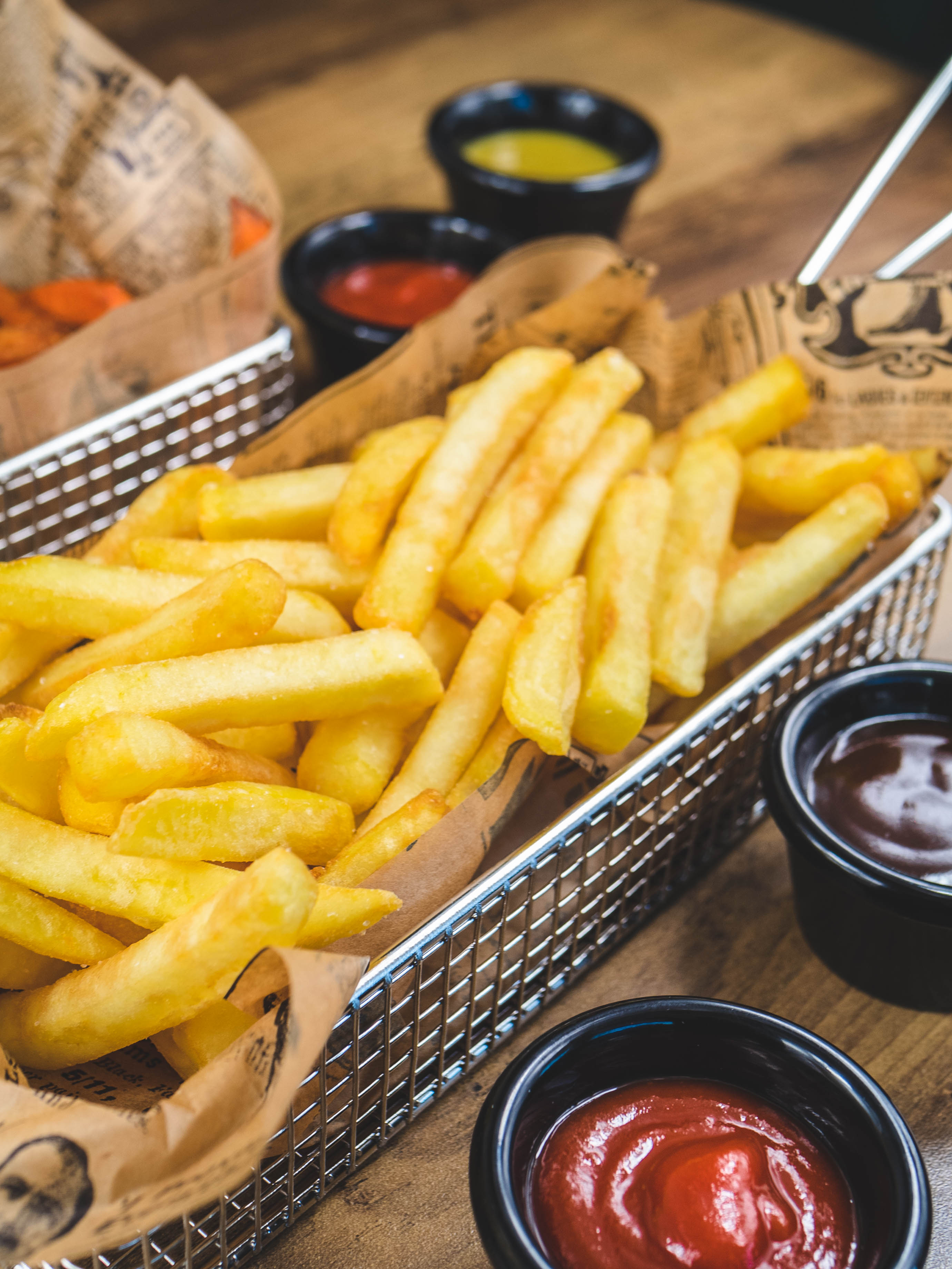 PATATAS FRITAS 4 SALSAS