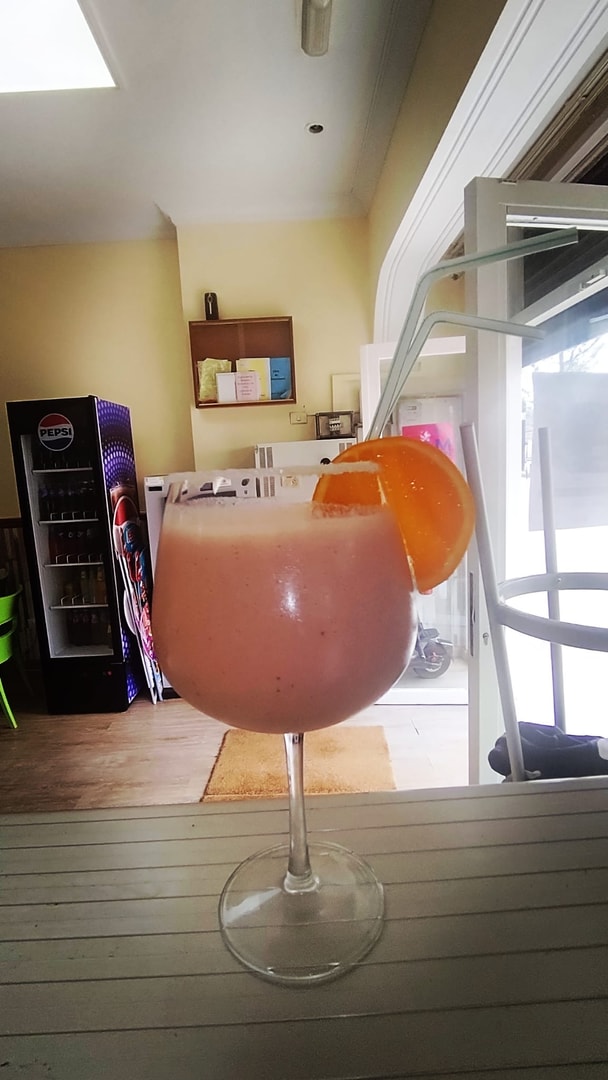 Zumo frutas con base naranja o leche (1 fruta)