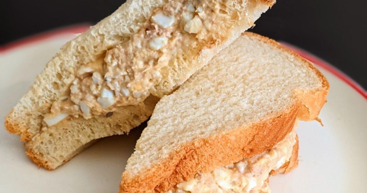 Sándwich atún, millo y huevo
