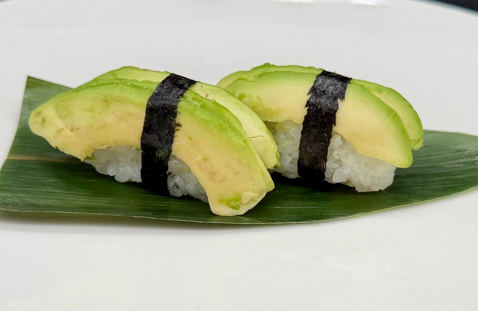 52. NIGIRI DE AGUACATE