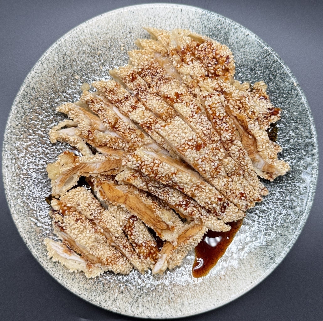 27 POLLO CARAMELIZADO CON SESAMO